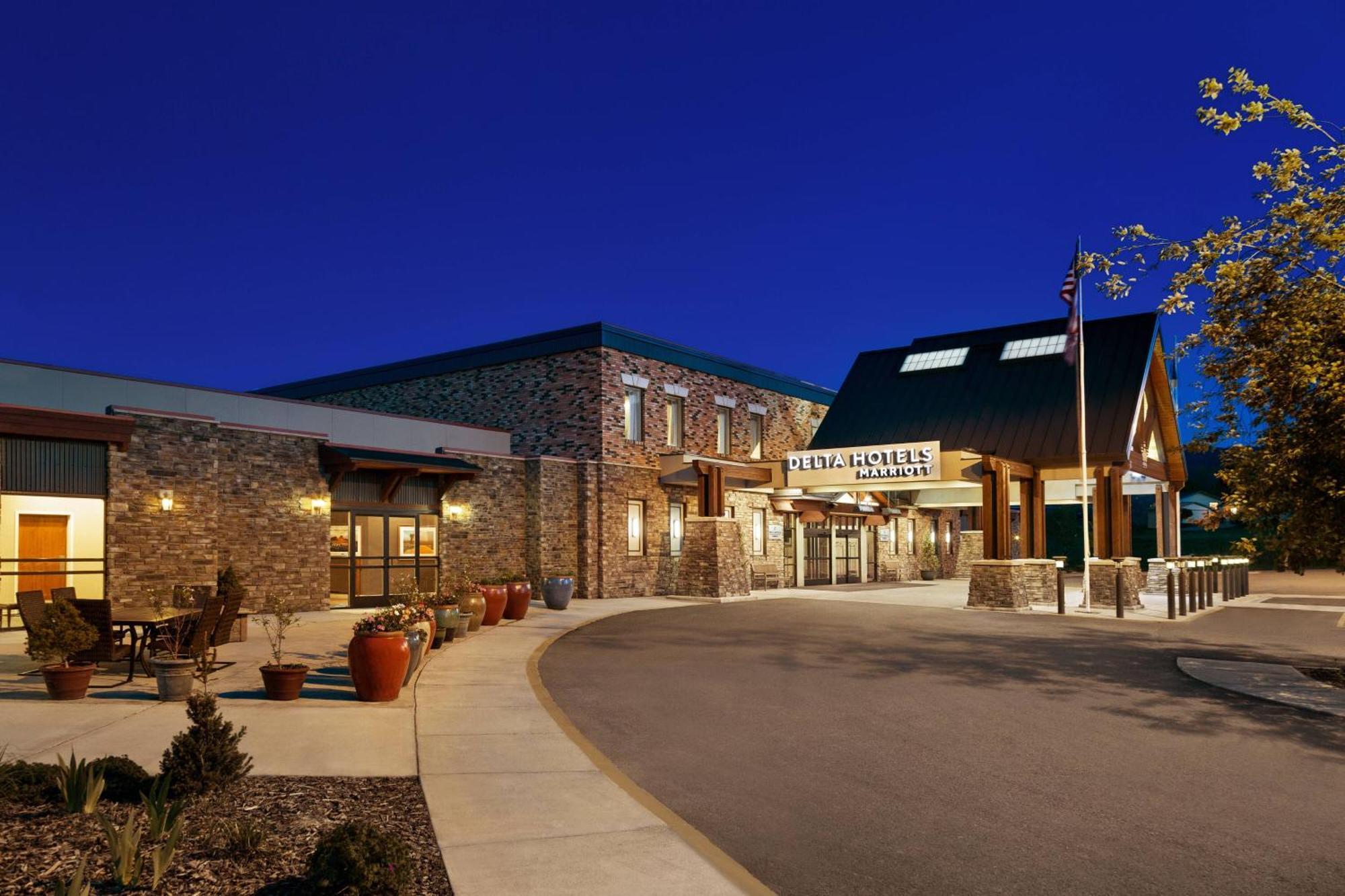 Delta Hotels By Marriott Helena Colonial Exterior foto